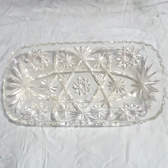 ⏳️Vintage⏳️ ANCHOR HOCKING Early Amercan Prescut Glass Serving Dish - Picture 2 of 6